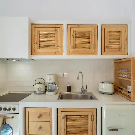 Ferienhaus Satsi's Cozy Casa-2 Min From The Beach&town