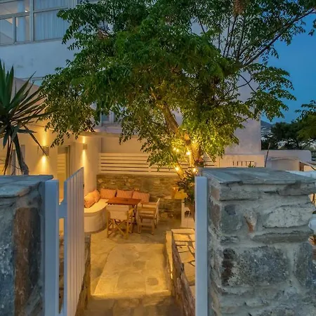 Ferienhaus Satsi's Cozy Casa-2 Min From The Beach&town Páros